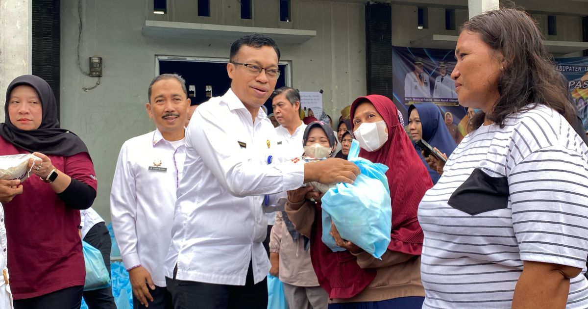 Disperindag Kabupaten Tangerang Siapkan 1000 Paket Sembako Murah di Aula Kantor Kelurahan Sukatani