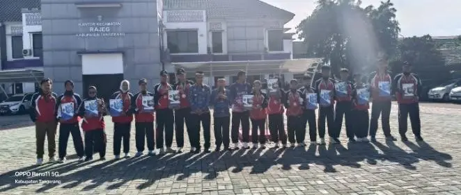 Camat Rajeg Berikan Bonus Kepada Atlit Berprestasi  Di PORKAB VI